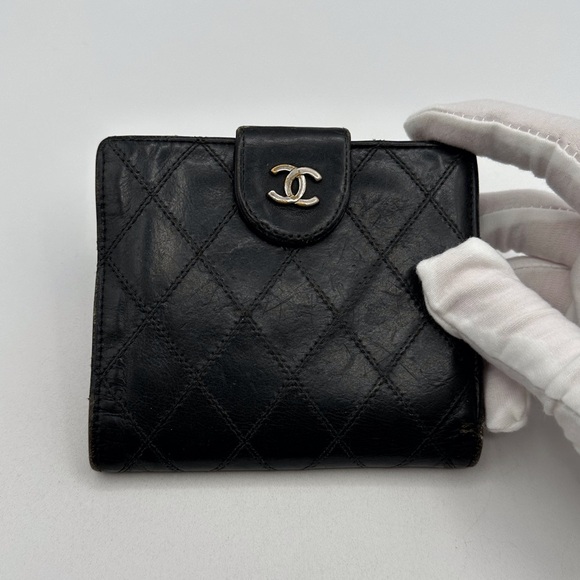 Chanel Black Quilted Women's Wallet - Picture 1 of 9